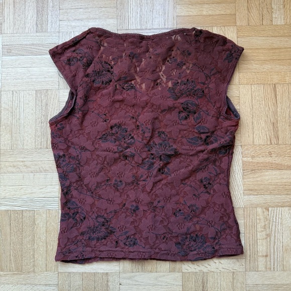 XOXO | vintage women's small sheer Burgundy Floral Lace top - Picture 4 of 4